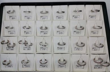 Обручальные кольца с алмазной гранью